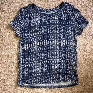 blue patterned aeropostale t-shirt